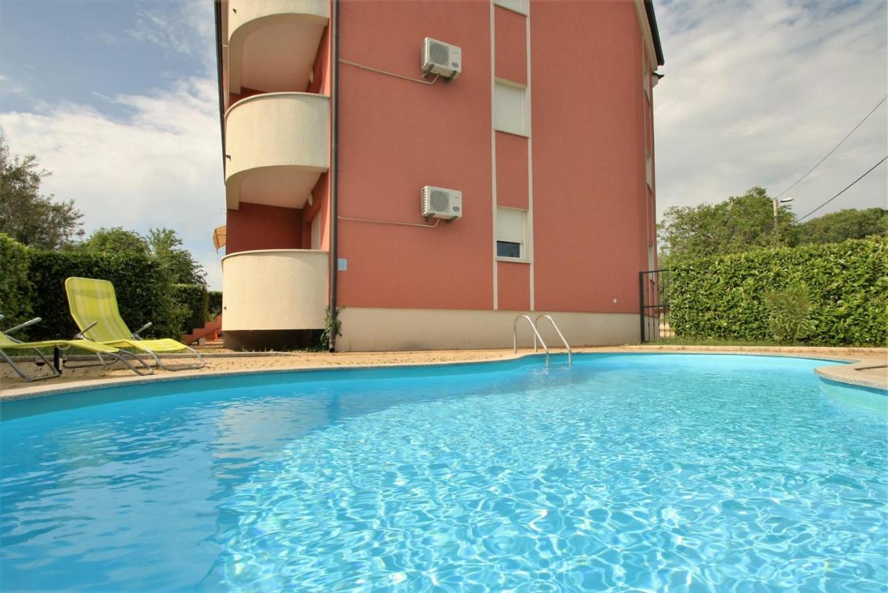 B&B Vabriga - Apartment Percic with Shared Pool - Bed and Breakfast Vabriga