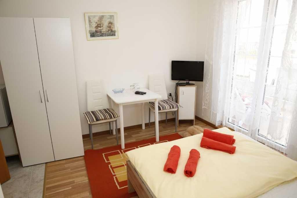 Queen Room with Balcony
