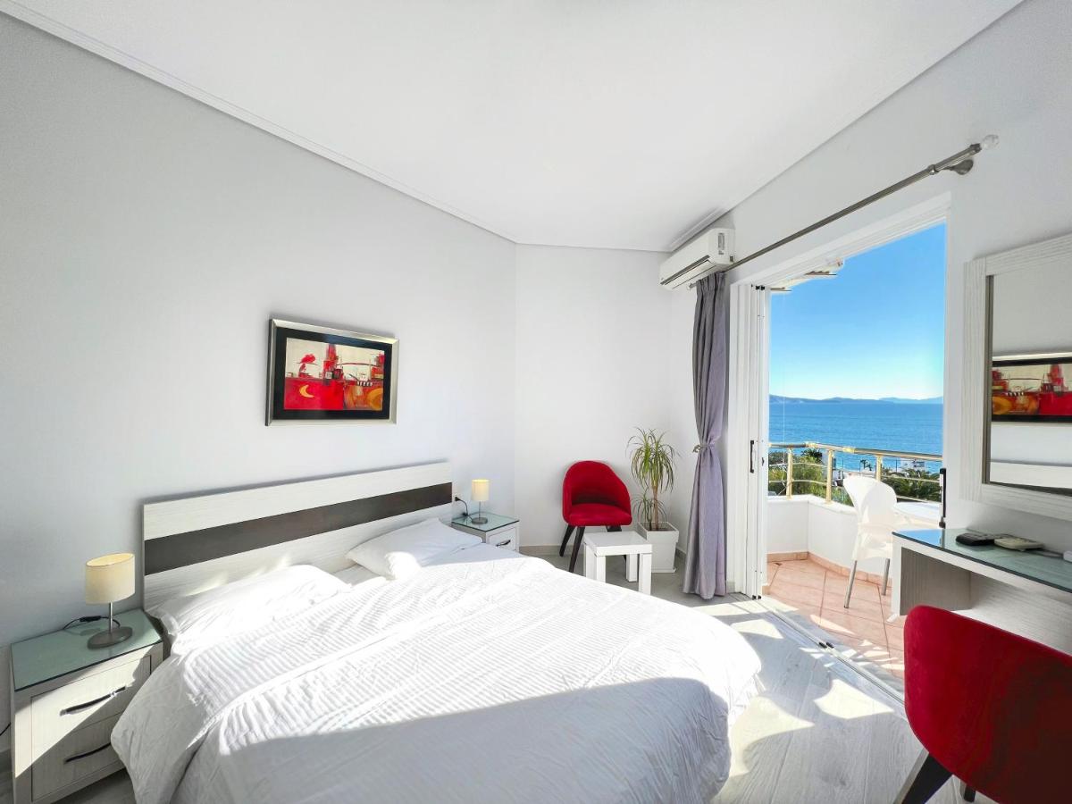 Tweepersoonskamer met Balkon en Uitzicht op Zee