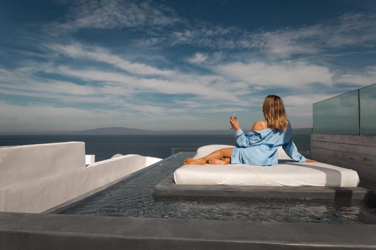 Honeymoon Suite with Sea View and Jetted tub