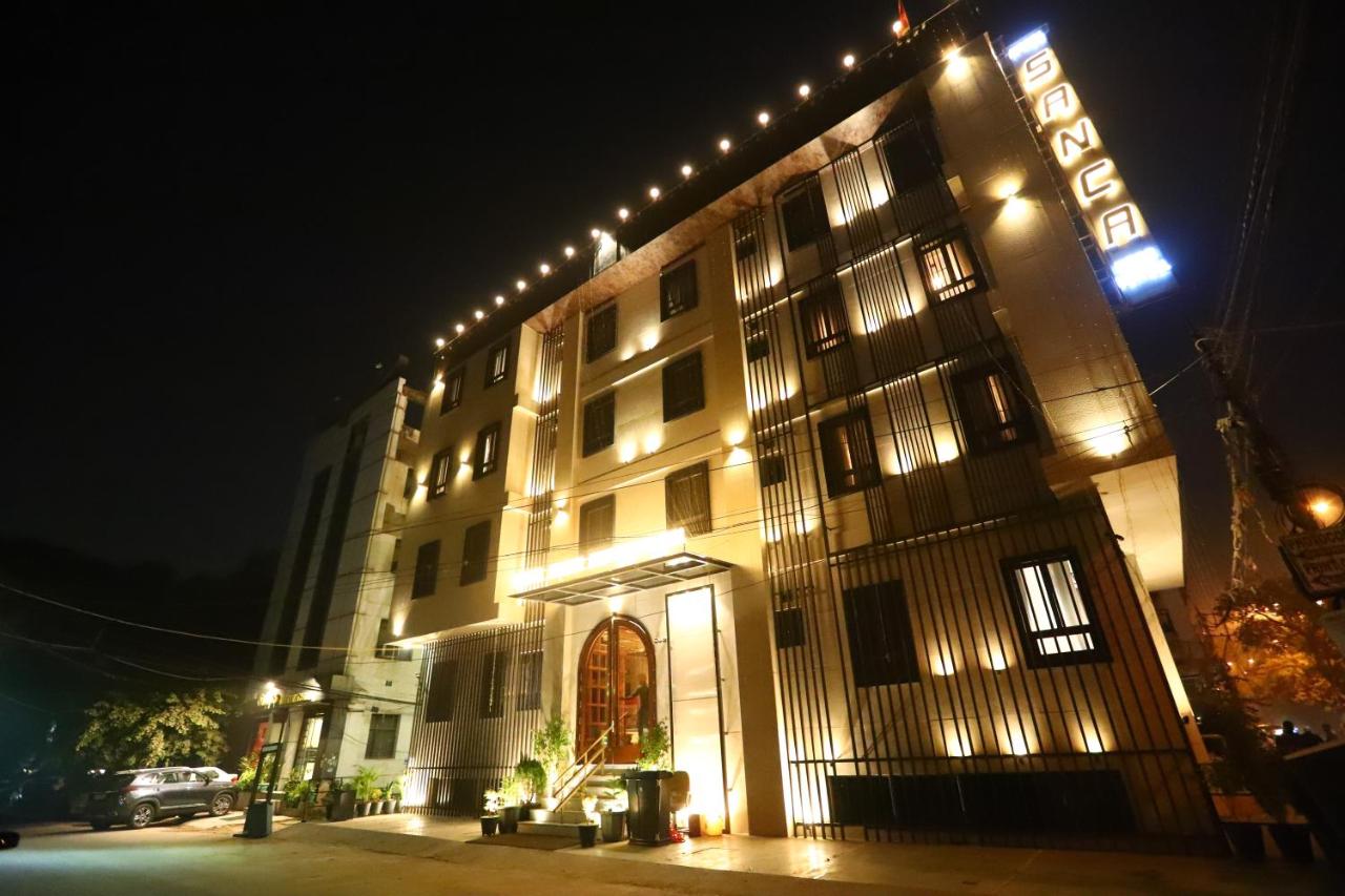 B&B Neu-Delhi - Hotel Sanca International Patel Nagar Delhi - Couple Friendly Local IDs Accepted - Bed and Breakfast Neu-Delhi