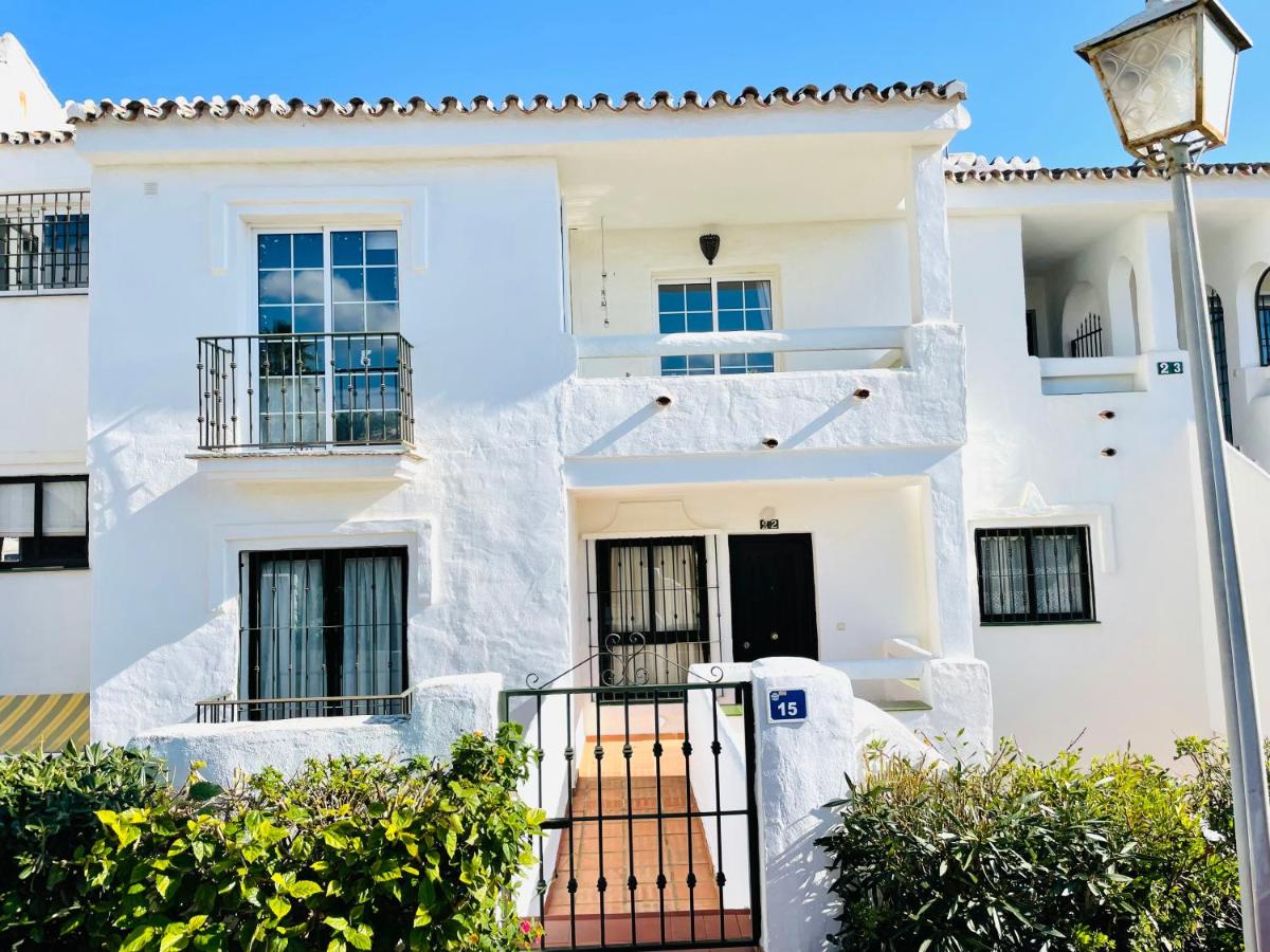 Riviera by the beach 2 bedroom Apartment - B&B