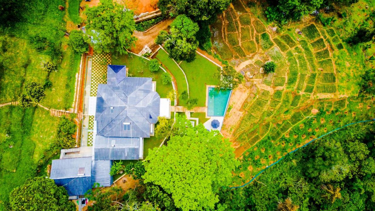 Villa with Garden View