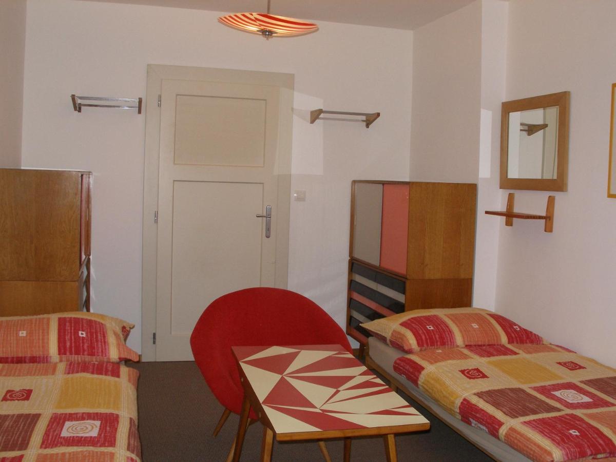 Vierbettzimmer mit Gemeinschaftsbad