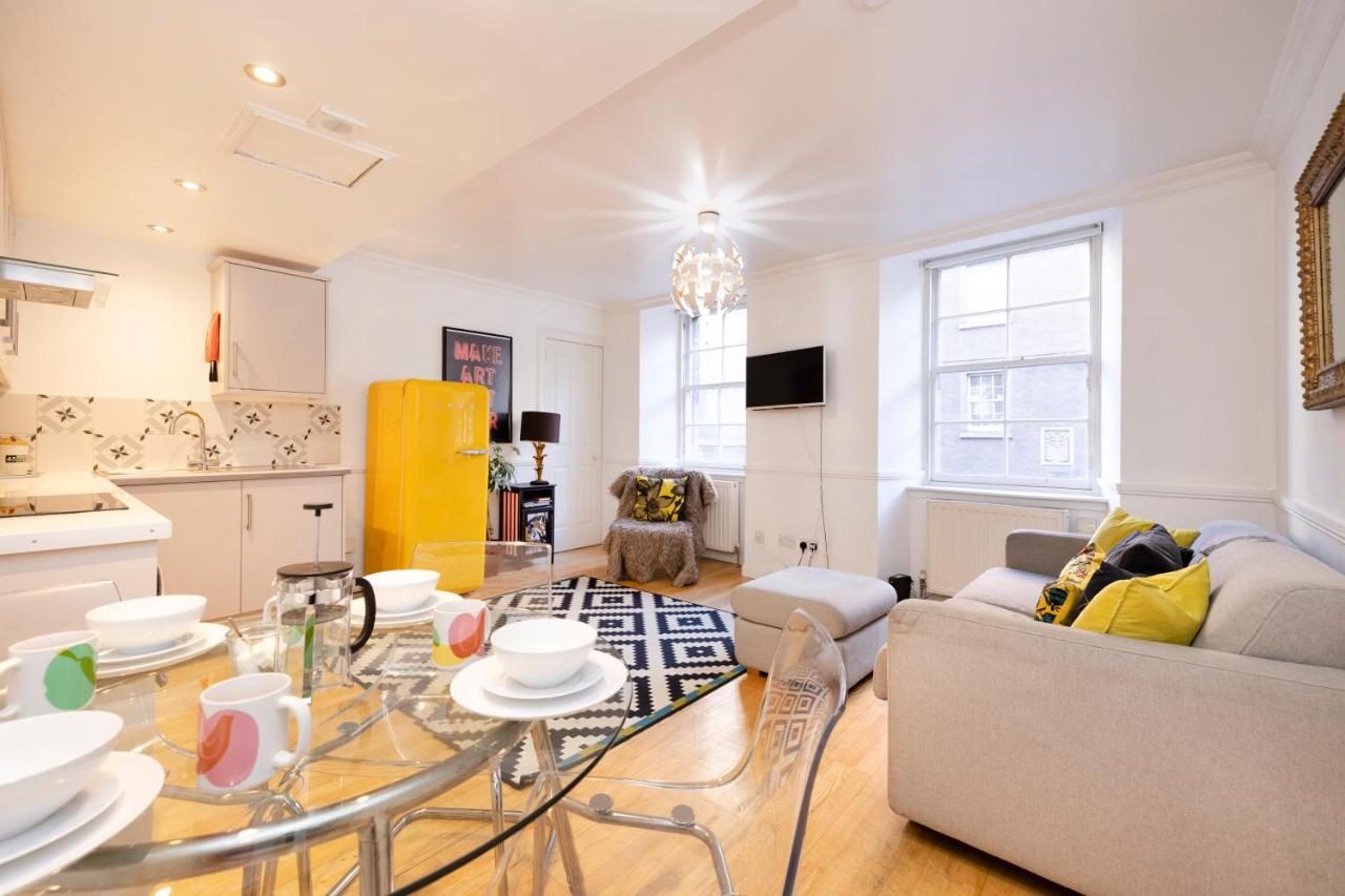 JOIVY Charming Home with Patio Nearby the Castle - B&B Edimburgo