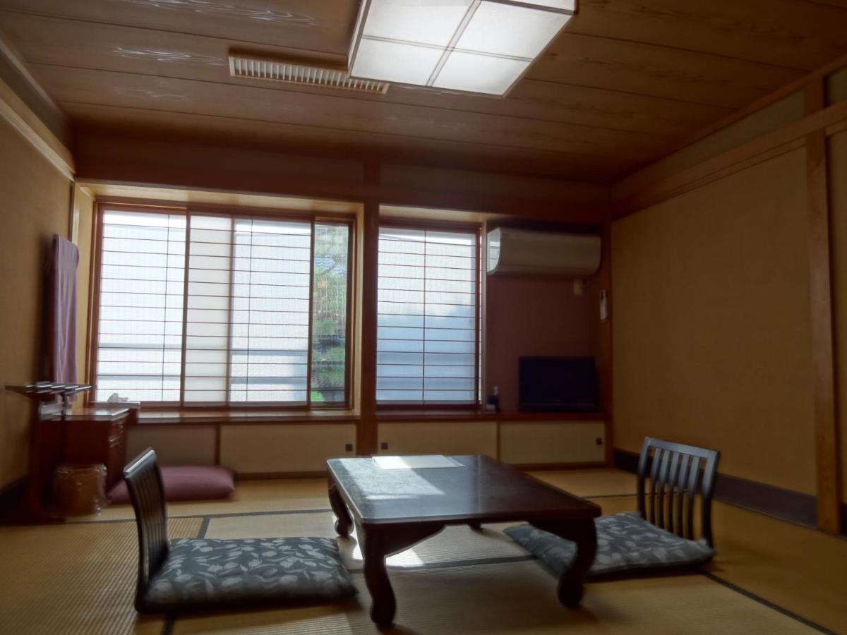 Habitación de estilo japonés con baño privado 