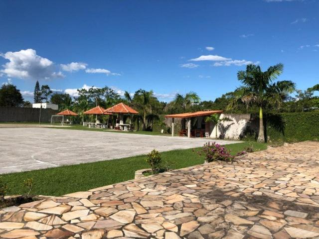 250m da praia-Kitinete com Piscina-Matinhos-PR - B&B