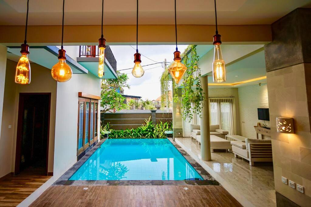 Villa Cleopatra Bali - B&B