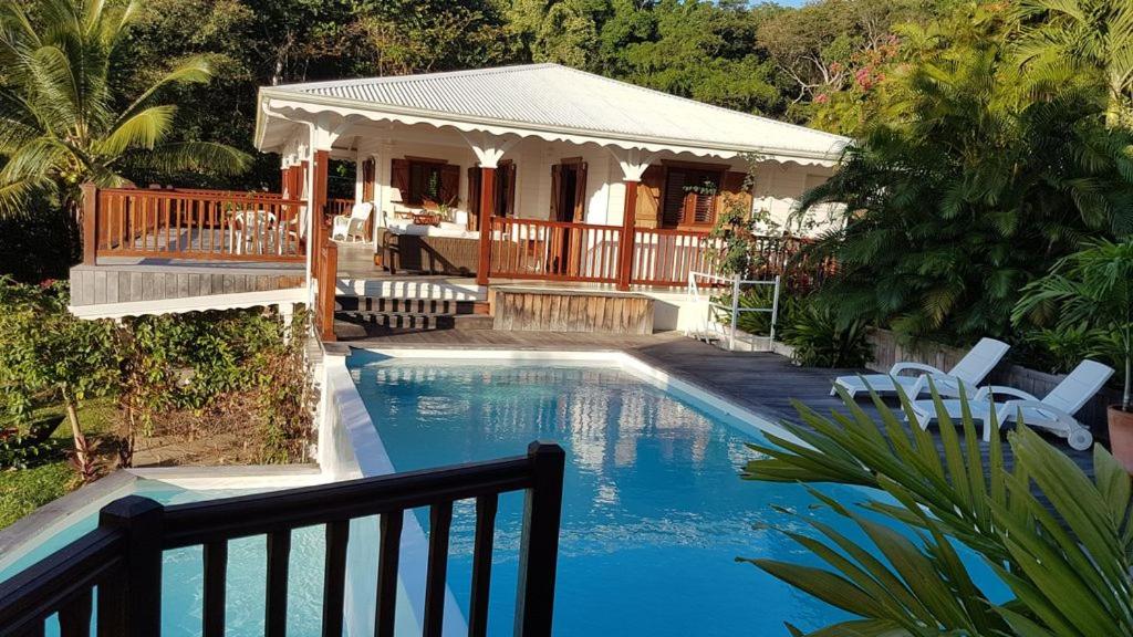 B&B Deshaies - Villa de charme avec piscine et vue mer à Deshaies - Bed and Breakfast Deshaies