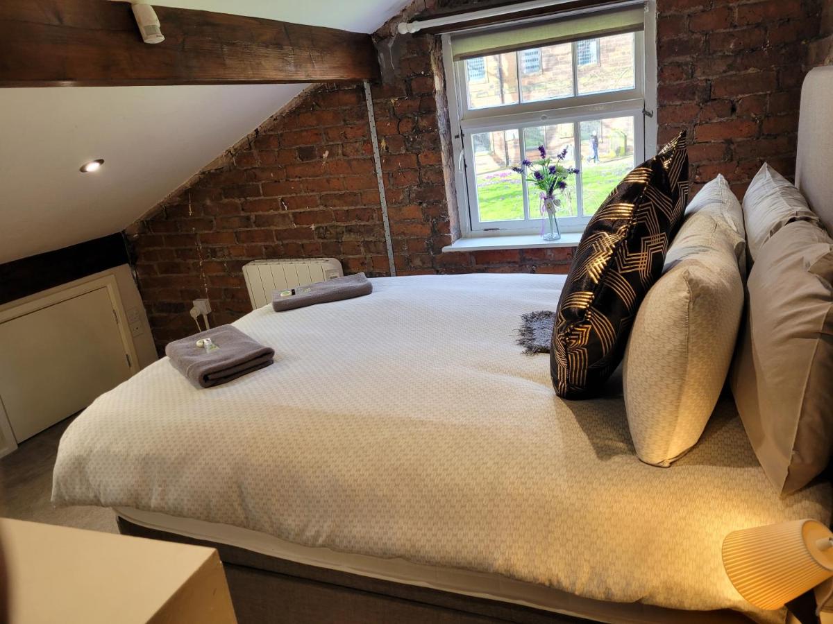 B&B Carlisle - Carlisle Central, Cute Studio Appt, The Cupboard - Bed and Breakfast Carlisle