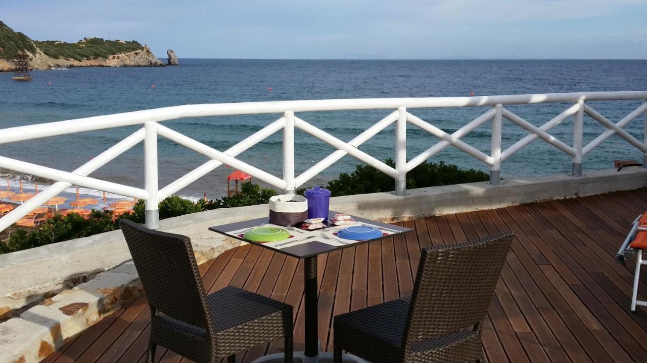 Tweepersoonskamer met Balkon en Uitzicht op Zee