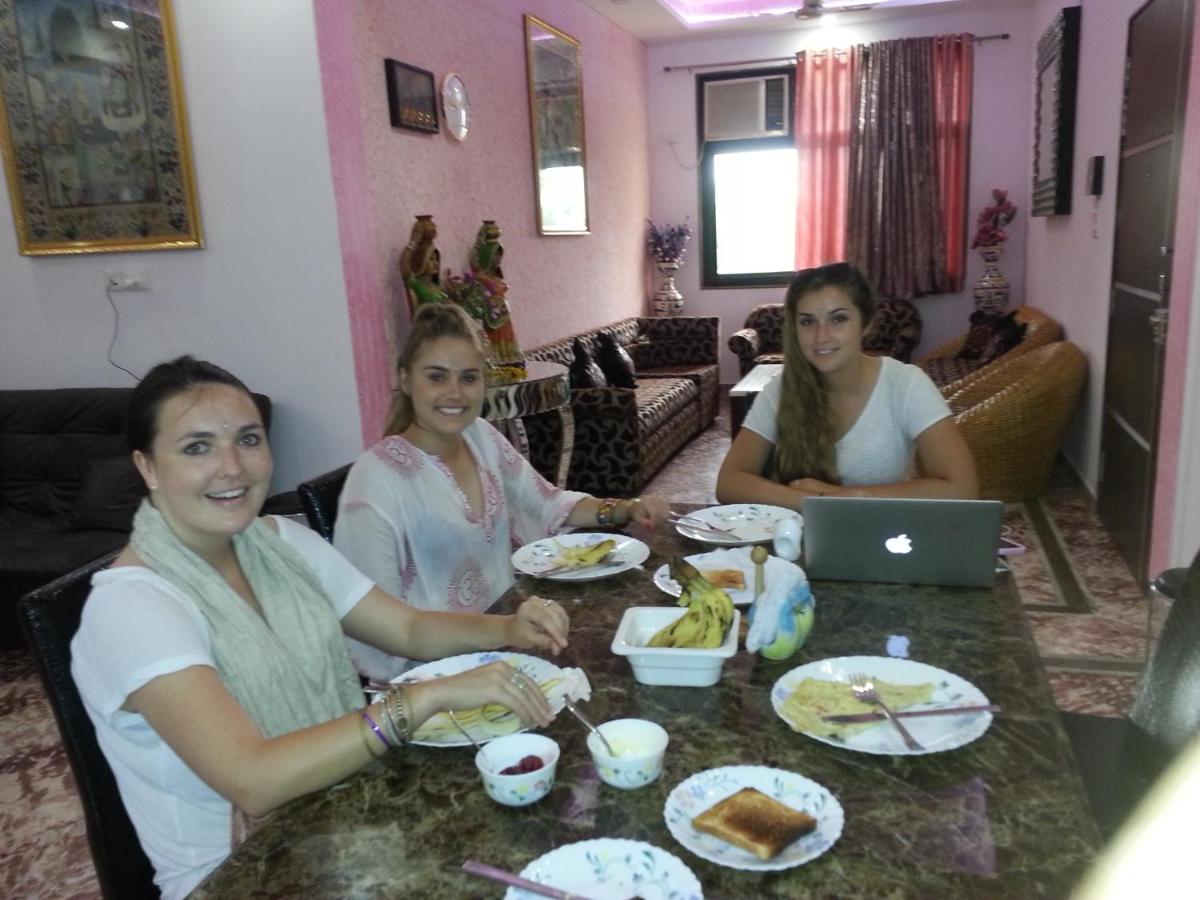 Rainbow Home Stay - Chambres d’hôtes Āgrā