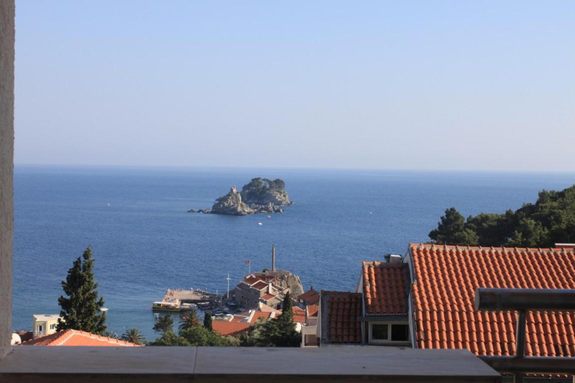 B&B Petrovac na Moru - Petrovac Holiday apartments 1 - Bed and Breakfast Petrovac na Moru