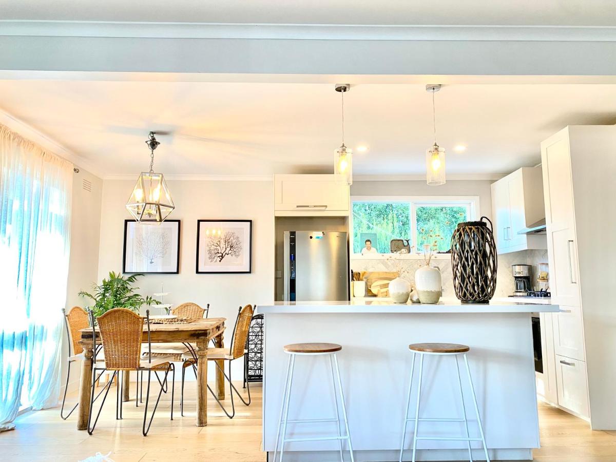 Rosebud Lovely House - Mornington Peninsula 3 BR holiday house - Jacuzzi - BBQ - Basketball ring - Beach - Hot springs - B&B Rosebud