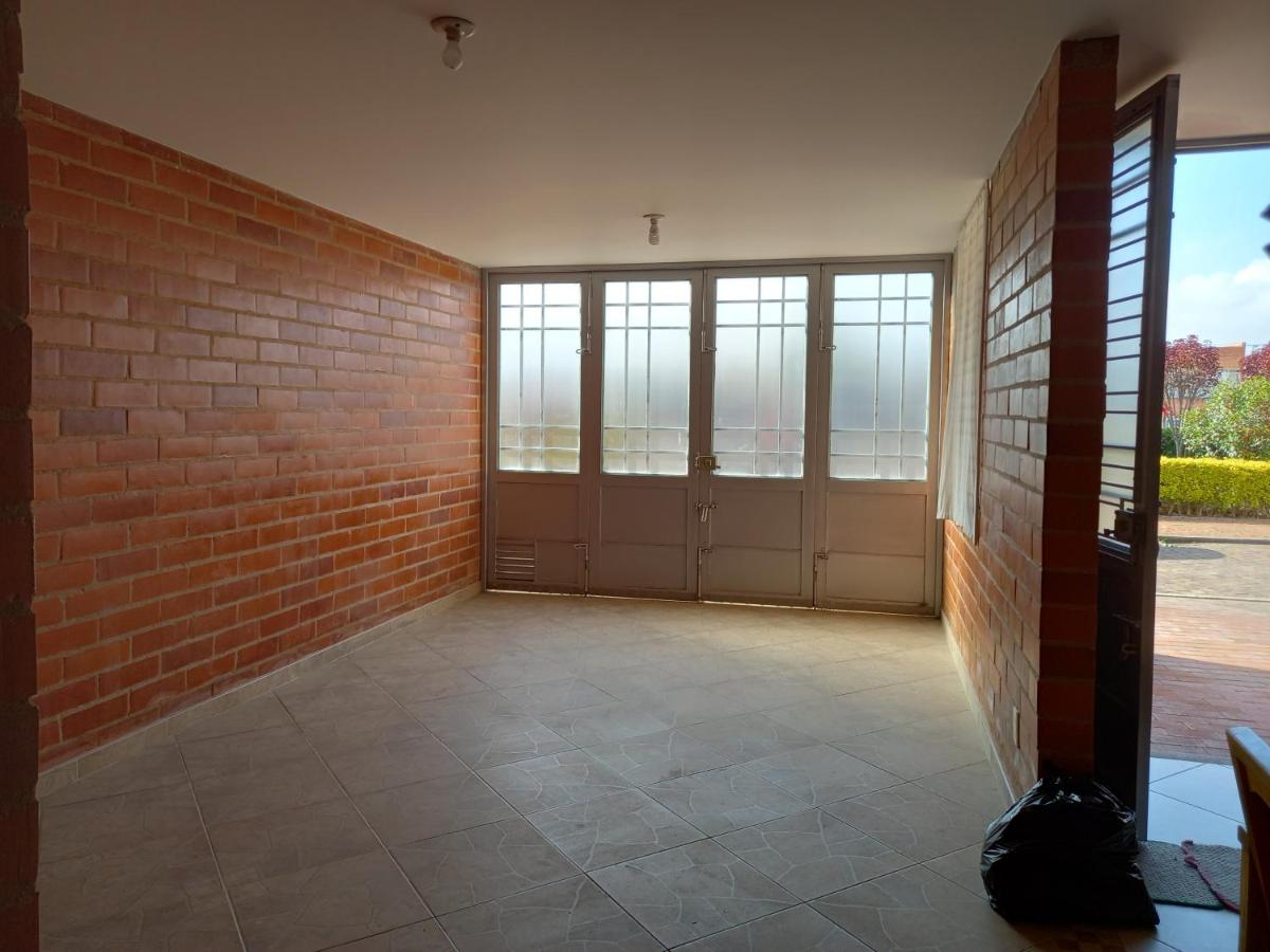CASA cerca a la ESTACIÓN del tren en PAIPA - B&B Paipa