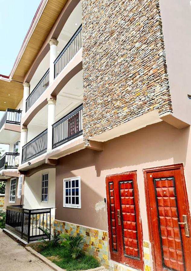 Douglas Luxury Apartments At Douglas Court, Adenta, Accra - Chambres d’hôtes Accra