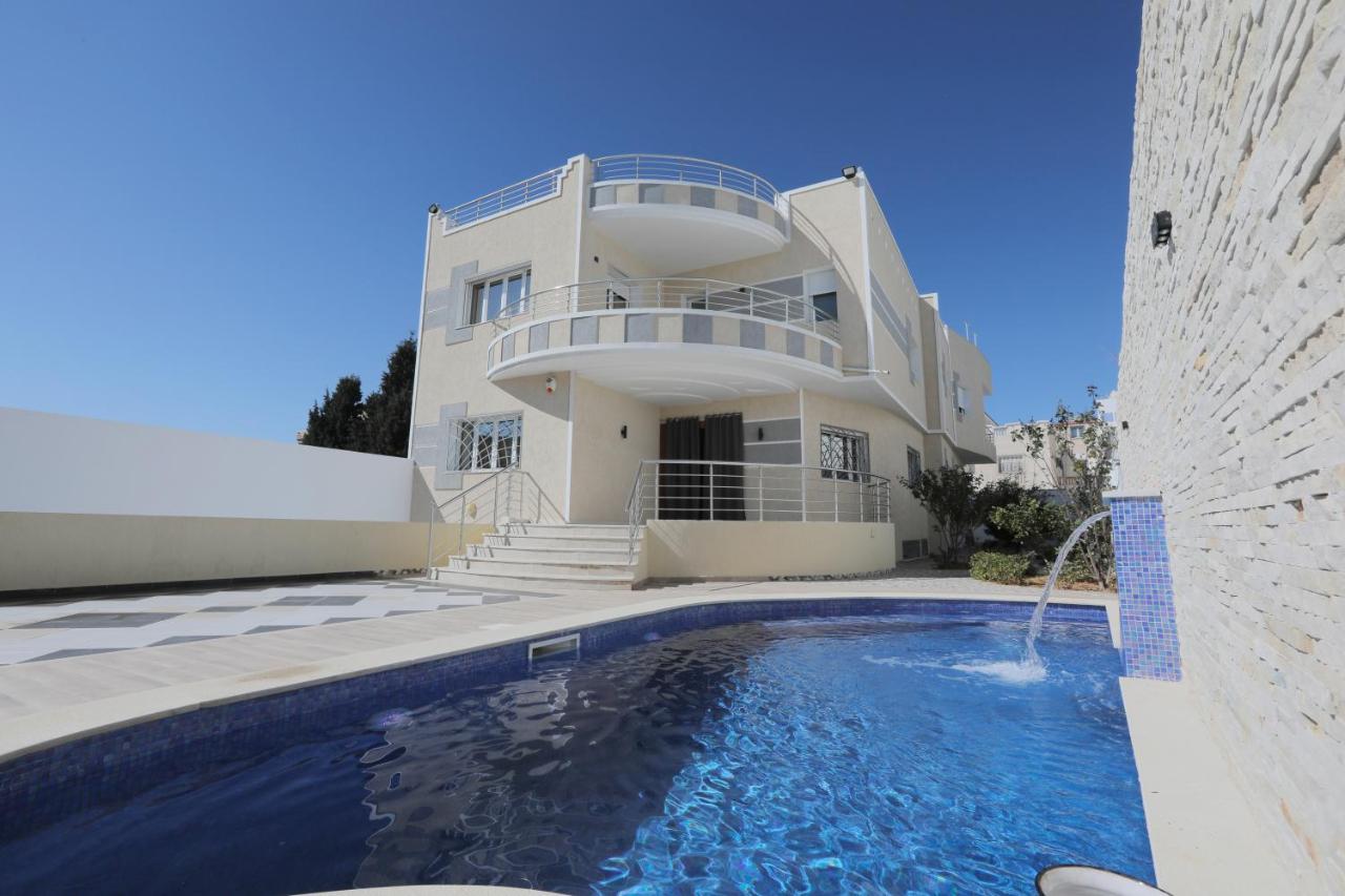 B&B Monastir - Magnifique Villa Avec Piscine, Pour Vos Vacances ! - Bed and Breakfast Monastir