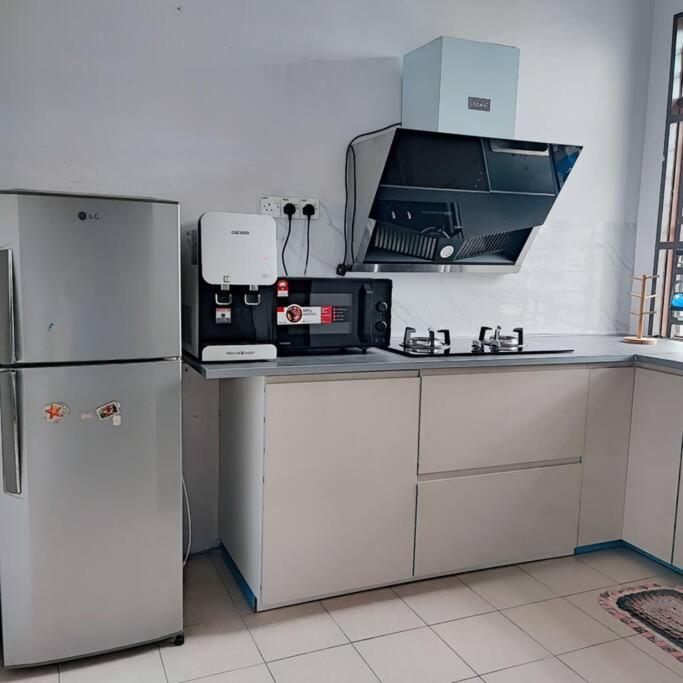 Homestay De' Humaira - USM Nibong Tebal - B&B