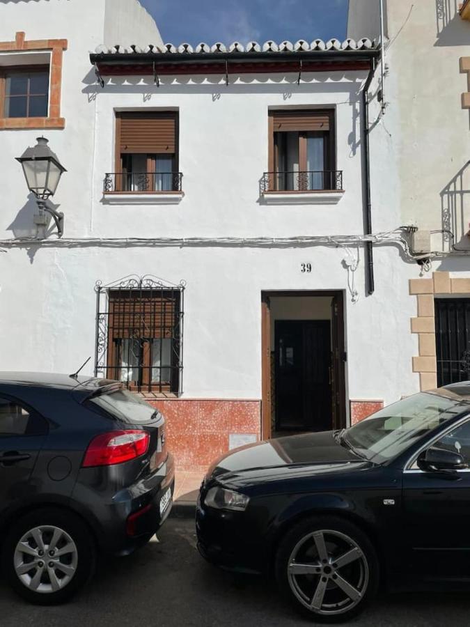 Cozy Town House With Terrace and Free Wifi - Ferienwohnung Ronda