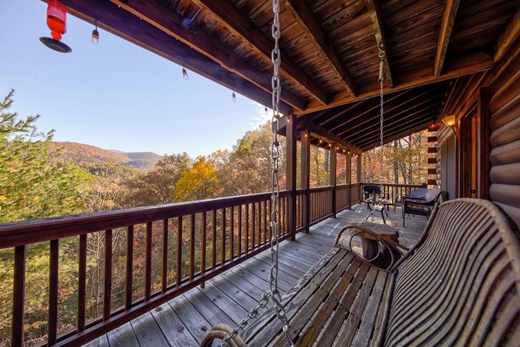 B&B Blue Ridge - New Log Cabin Hibernation with Mountain Views - Bed and Breakfast Blue Ridge