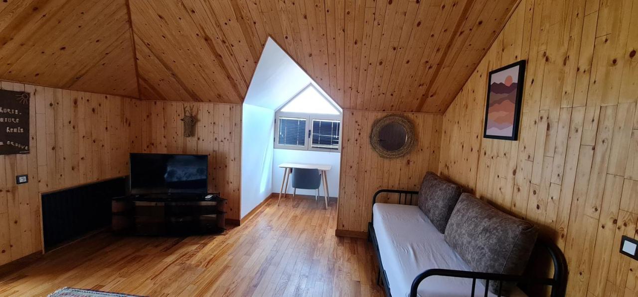 Deluxe Doppelzimmer (2 Erwachsene & 1 Kind)