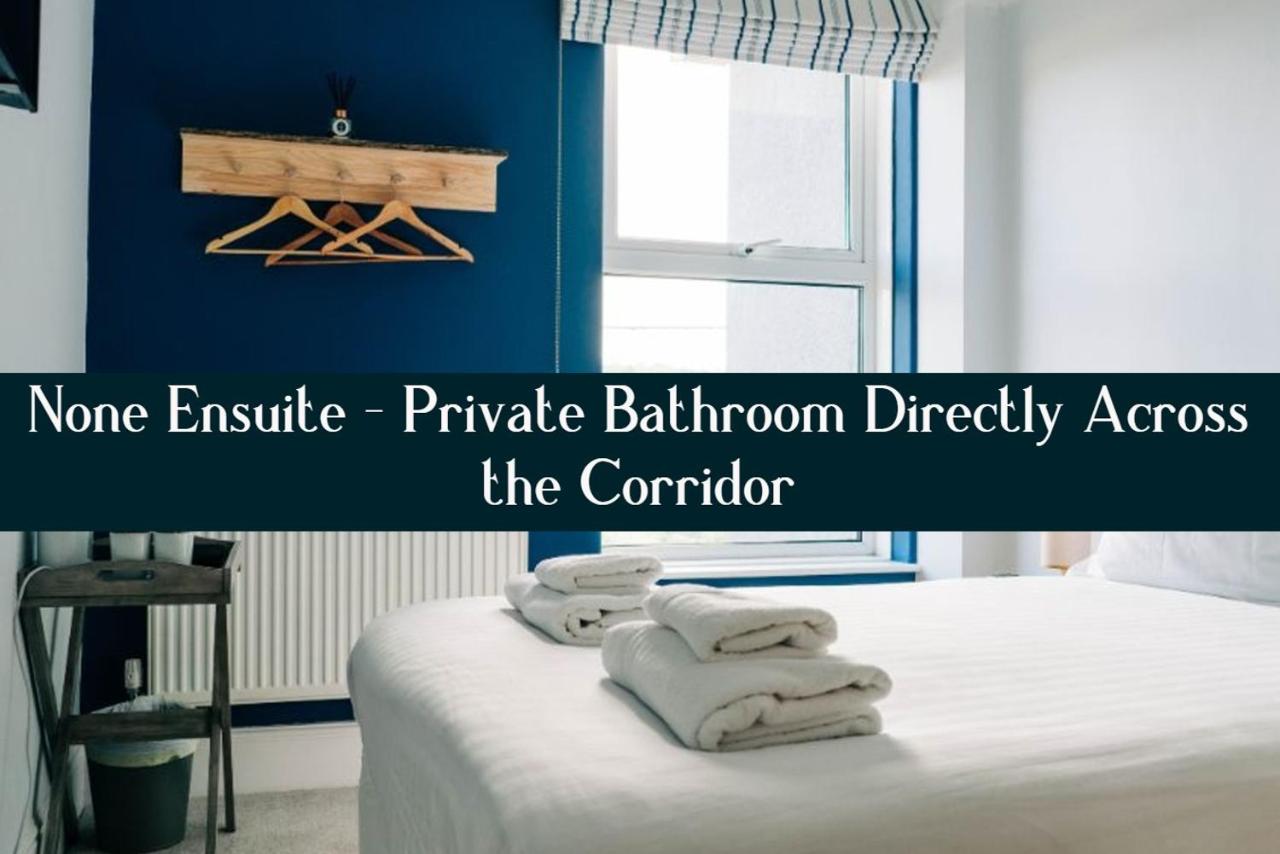 Double Room with Private External Bathroom