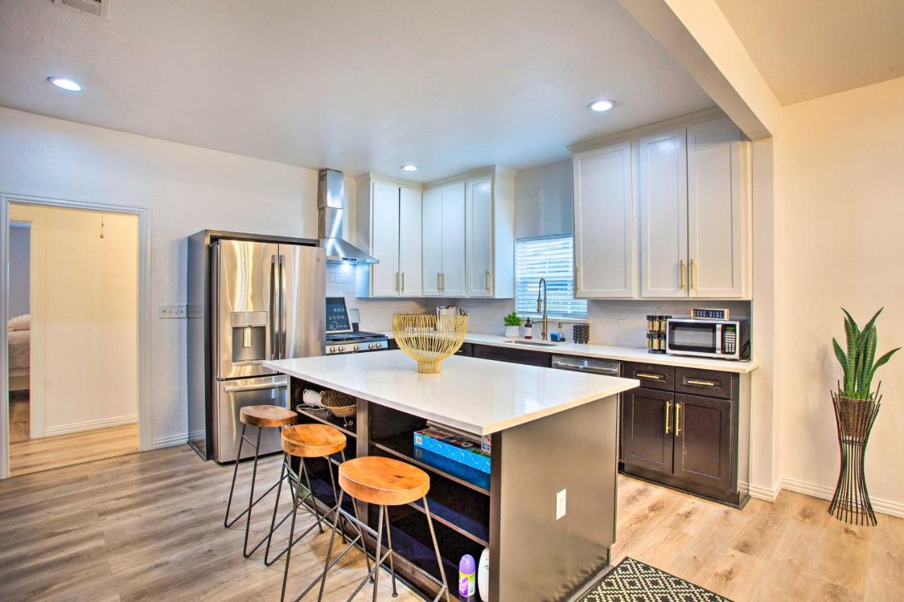 4 Mi to Dtwn Dallas Home with Fire Pit and Gazebo - Ferienwohnung