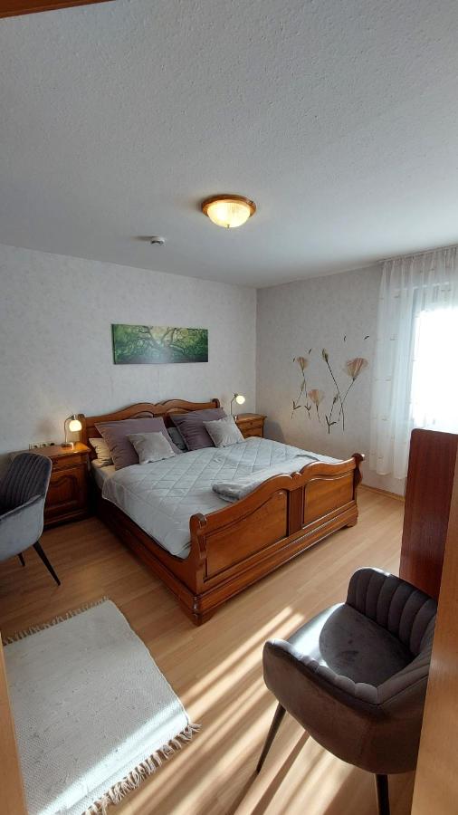 Doppelzimmer mit eigenem externen Bad