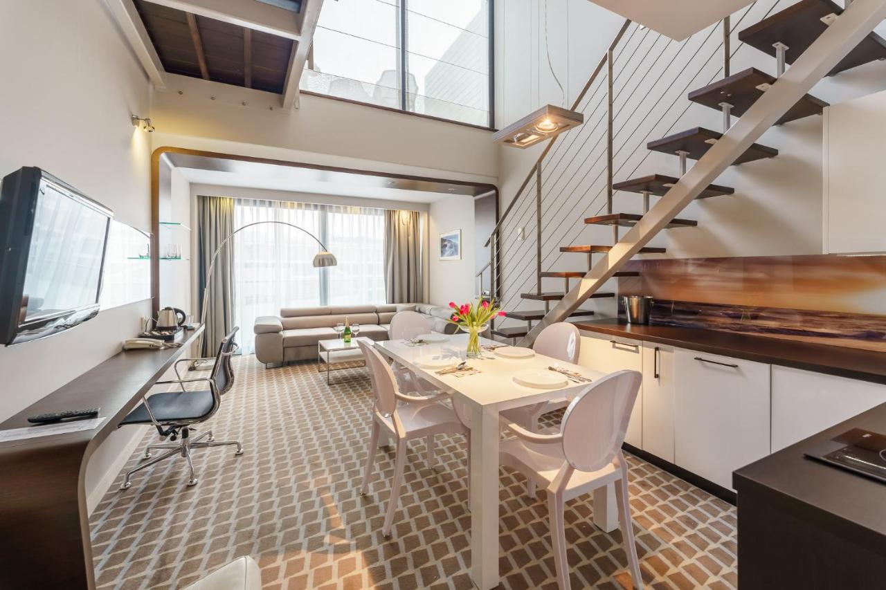 One-Bedroom Apartment with Sea View