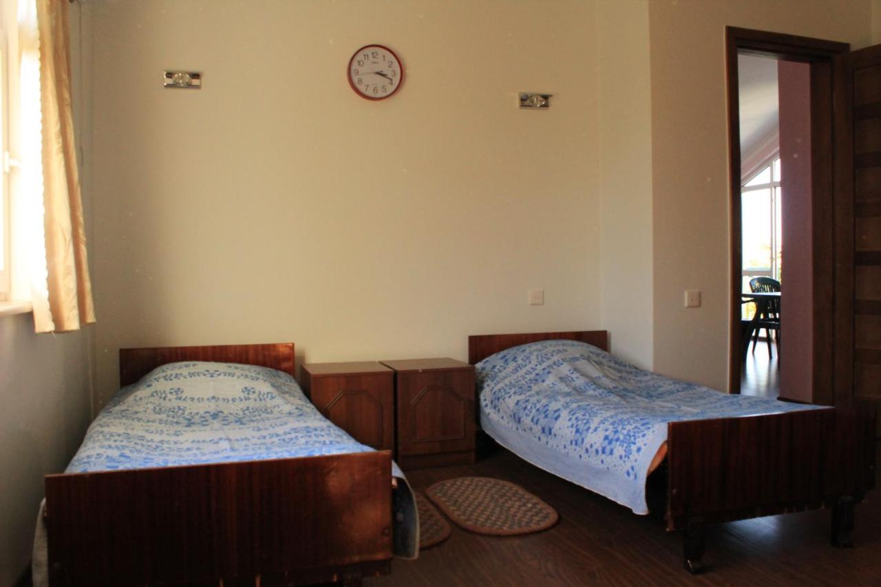 Basic Triple Room with Shared Bathroom