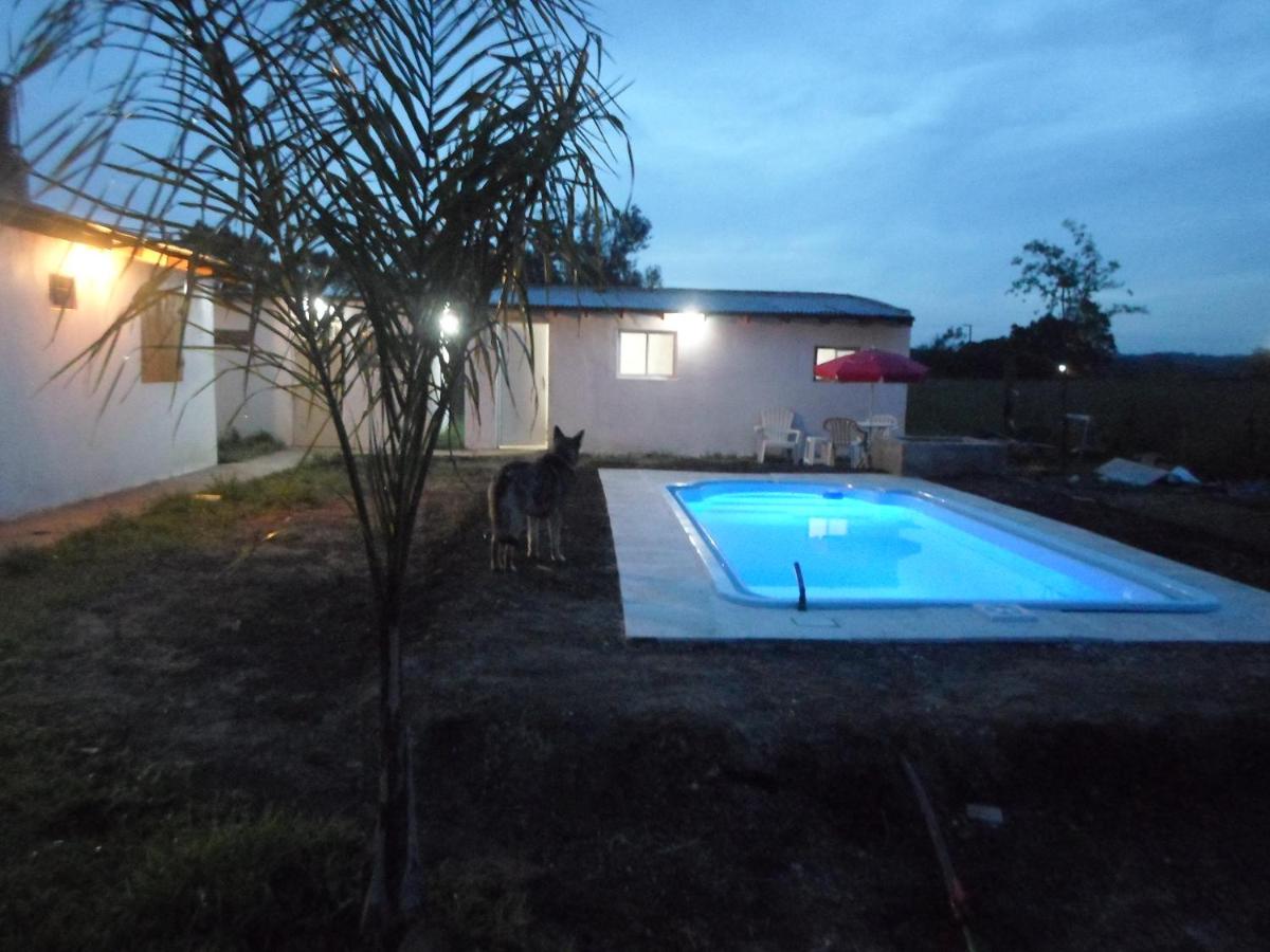 Complejo Miranieves, Se alquila casa para 3 personas en Miramar Costa Atlantica - Bed and Breakfast Miramar