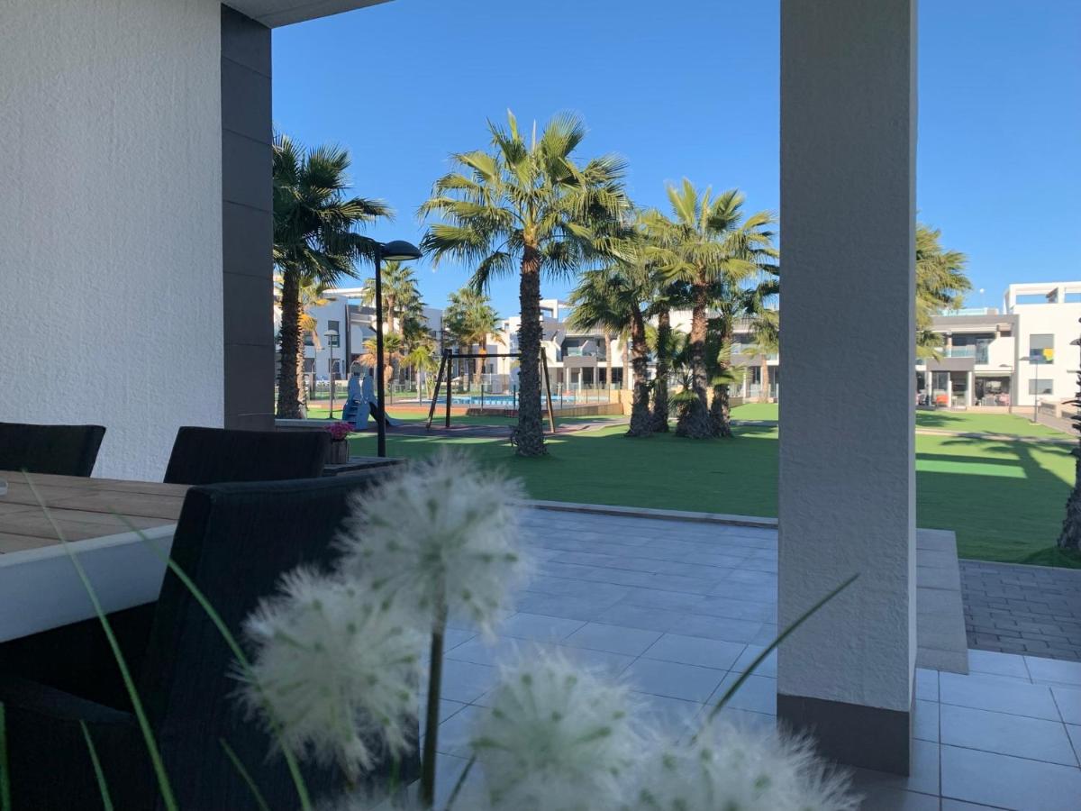 OASIS BEACH LA ZENIA BOULEVARD gelijkvloers - Chambres d'hôtes Playa Flamenca