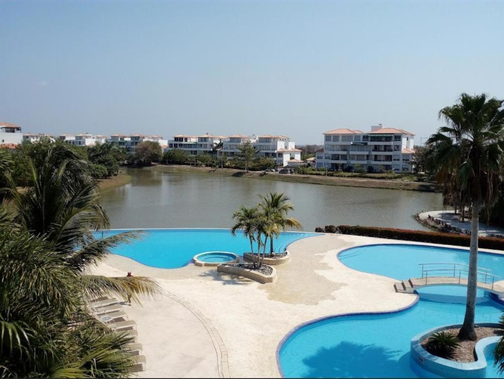 Condominio Campestre Laguna Club Cartagena - Chambres d'hôtes Los Arrayanes