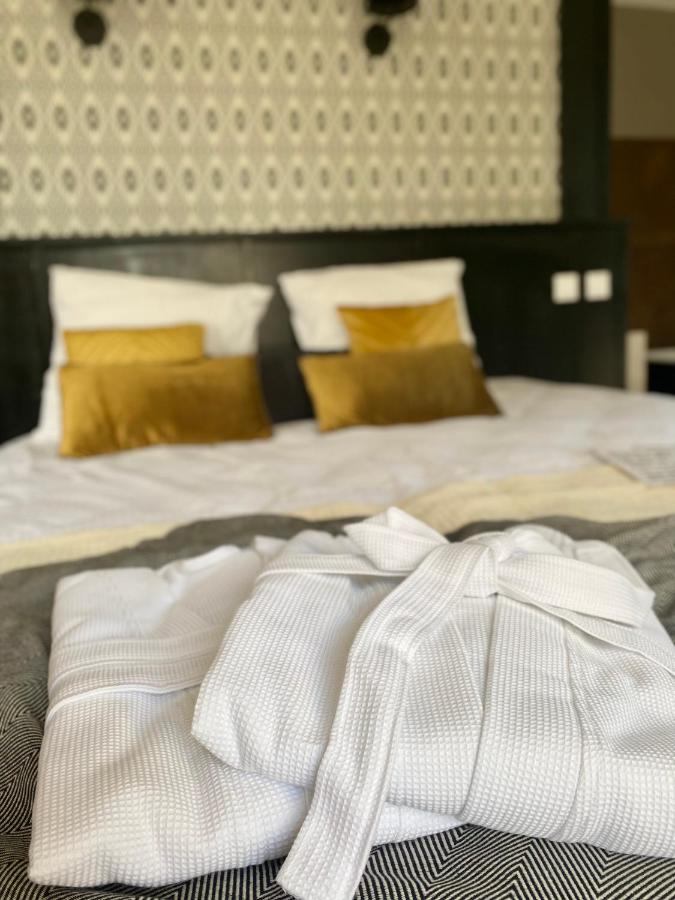 Deluxe Double or Twin Room with Mountain View