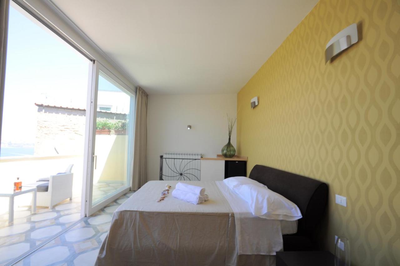 Habitación Doble Deluxe con balcón y vistas al mar