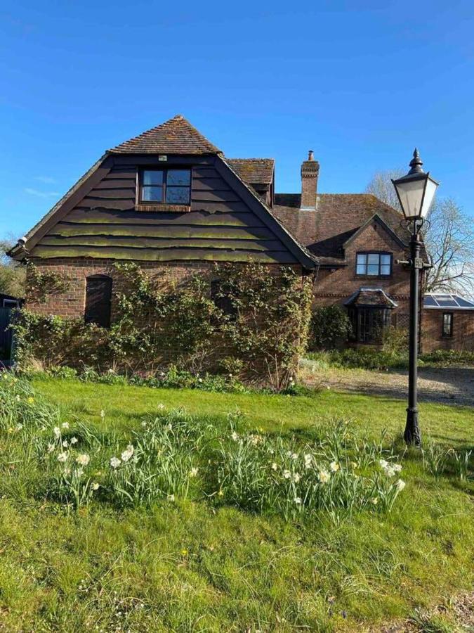 Cosy Rural Retreat Sleeps 3 & PetFriendly - B&B Pewsey