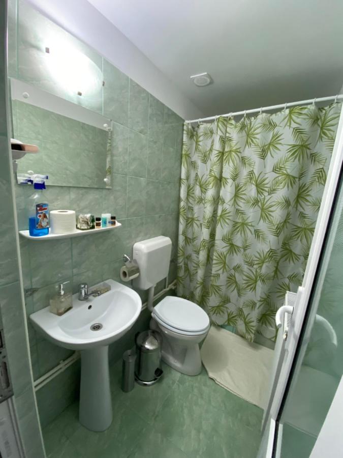 Quadruple Room with Private Bathroom