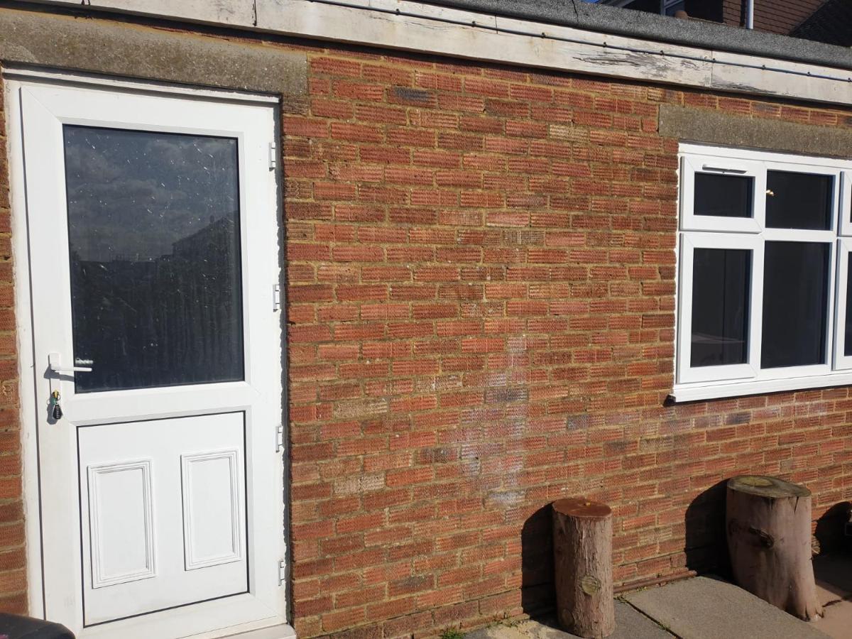 Garden Room Northolt Near Heathrow Airport - Chambres d'hôtes Northolt