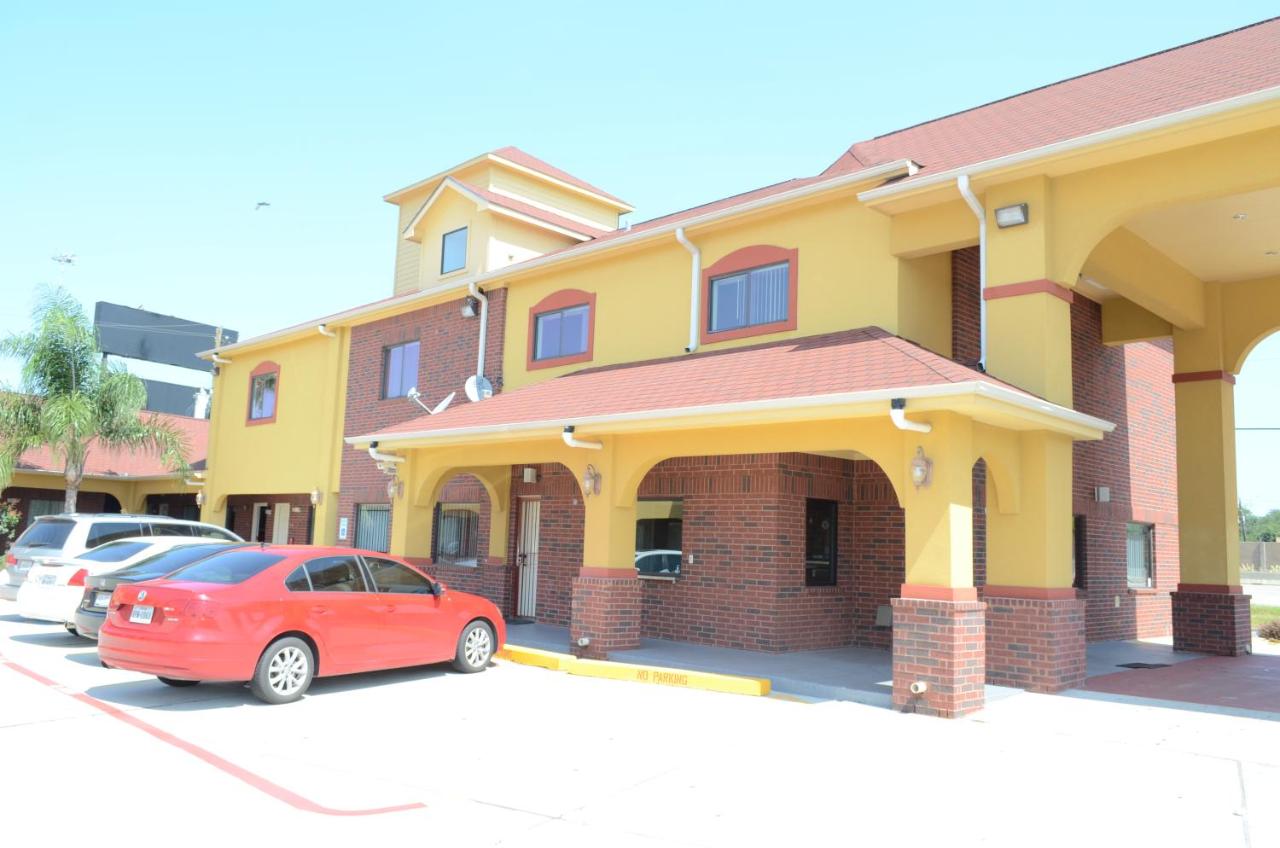 Raintree Inn and Suites - B&B