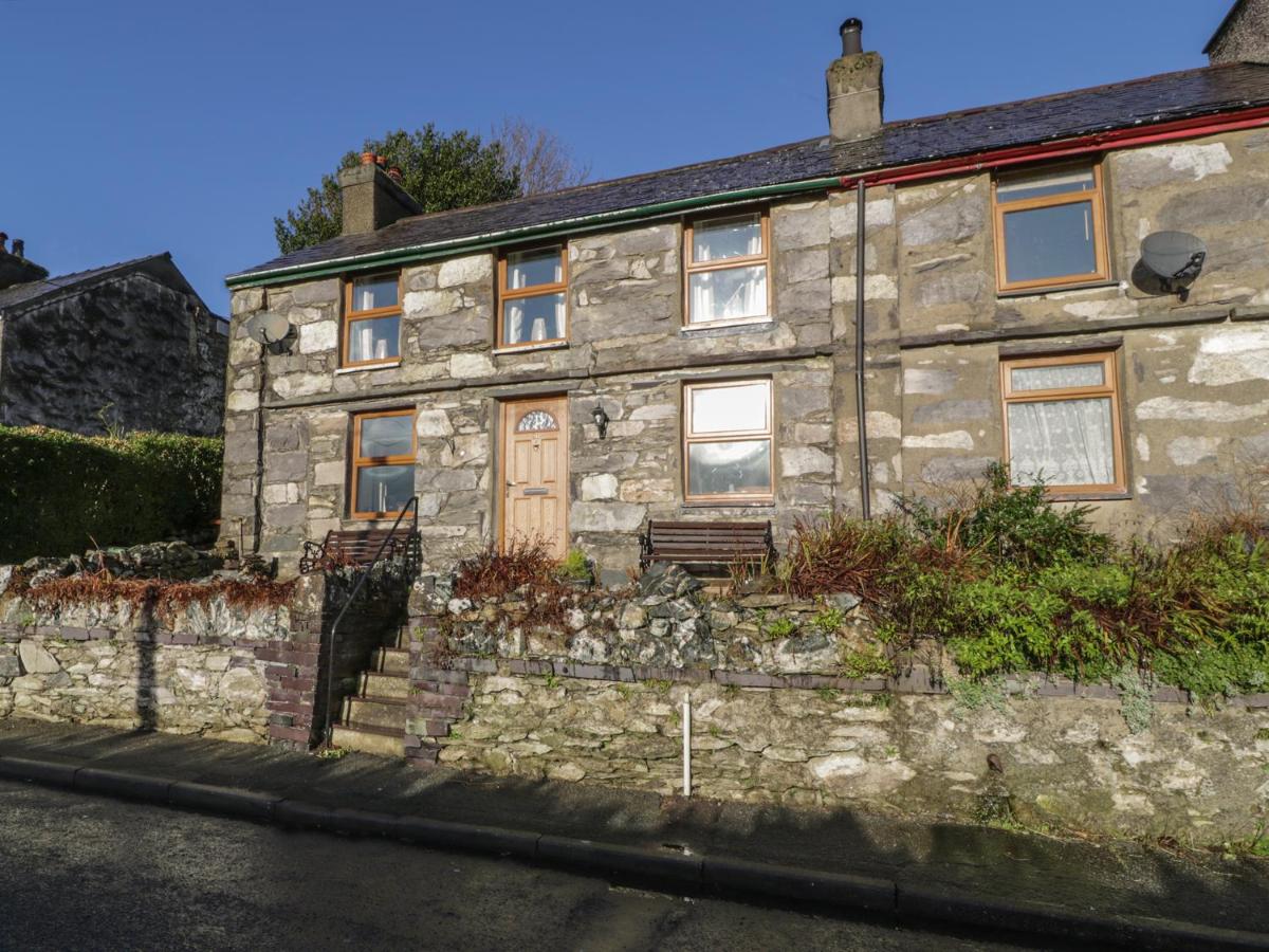 B&B Caernarfon - 60 Hyfrydle Road - Bed and Breakfast Caernarfon