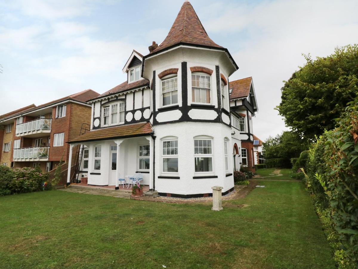 B&B Frinton-on-Sea - Flat 1, Cambridge Court - Bed and Breakfast Frinton-on-Sea