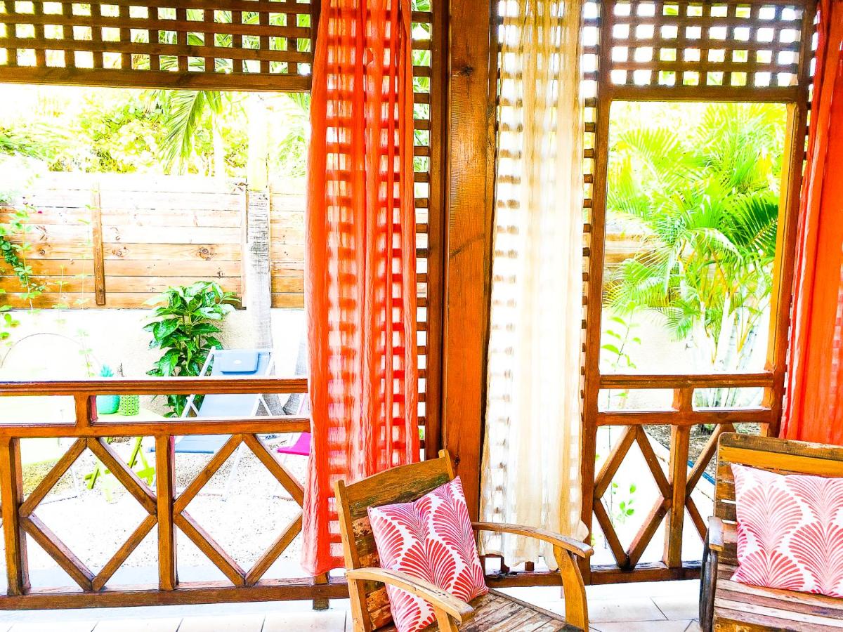 Résidence La Manoula - Bed and Breakfast Saint-François