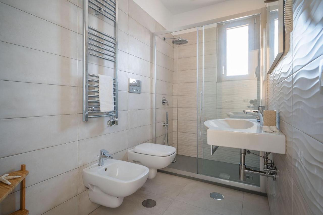 Deluxe Double Room with Balcony and Sea View