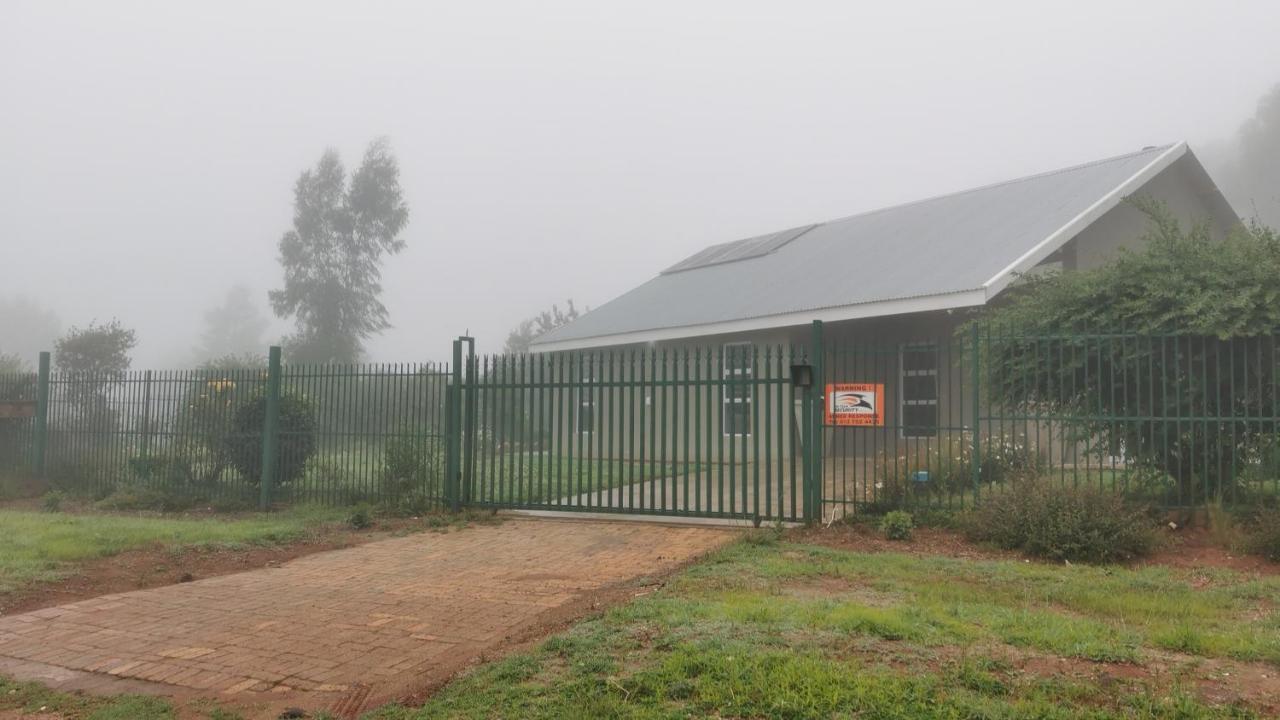SiriMiri Cottage Dullstroom - B&B
