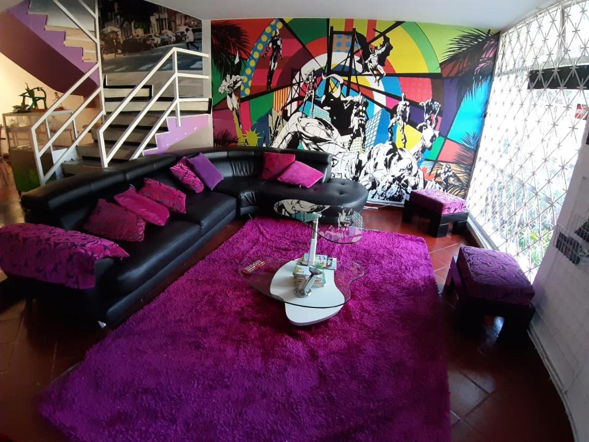 B&B Bogotá - Hotel COMIC CITY - Bed and Breakfast Bogotá