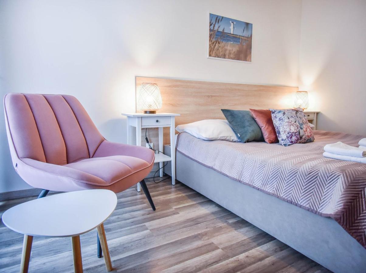 One-Bedroom Apartment with Free Parking - 22