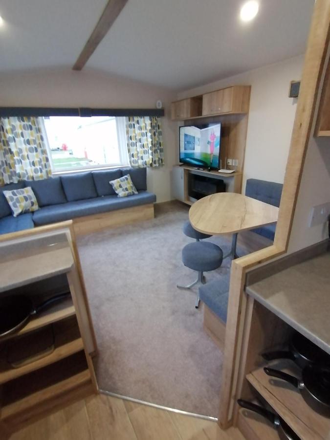 B&B Saint Osyth - 69R Seawick 2 Bedroom Caravan . New for 2022 - Bed and Breakfast Saint Osyth