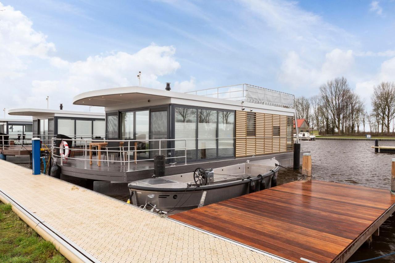 B&B Offingawier - Houseboat 'Elysium' met eigen aanlegsteiger Sneek - Offingawier - Bed and Breakfast Offingawier