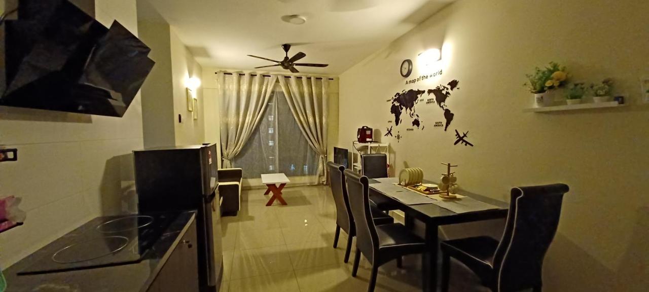 B&B Johor Bahru - HOMESTAY ARC @ AUSTIN HILLS JB - Bed and Breakfast Johor Bahru