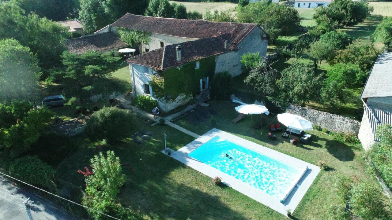 Les Granges de la Leigne, Ruffec - Bed and Breakfast
